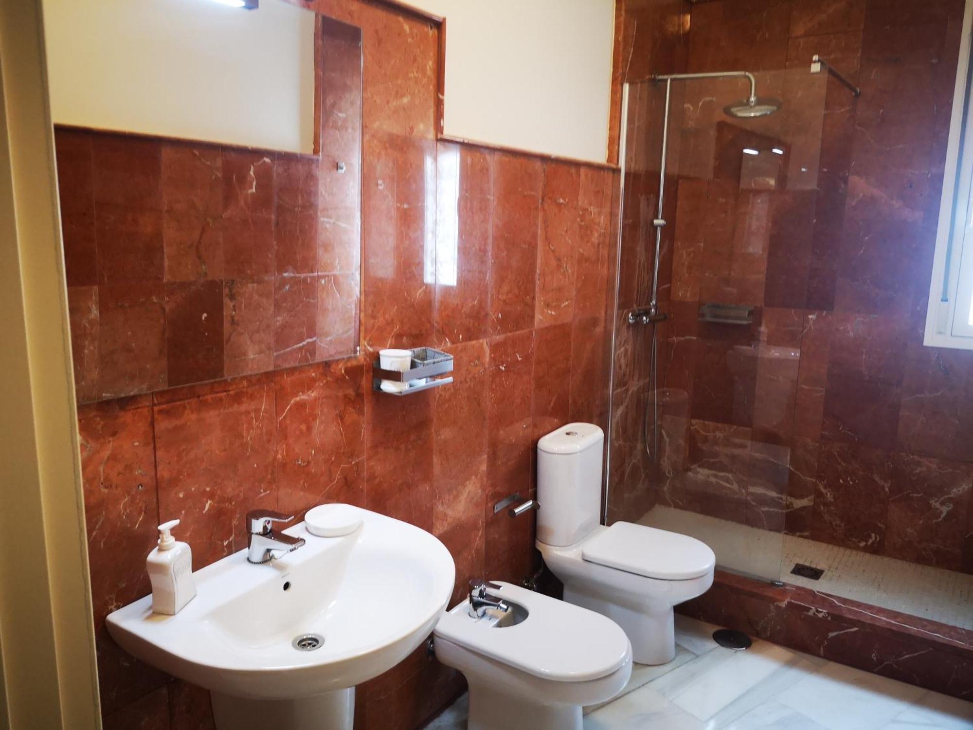 Charming Bright Apartment With Balconies On Cuesta Del Rosario Севилья Экстерьер фото